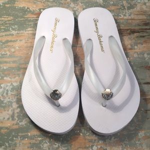 Tommy Bahama flip flops new sz 5 white